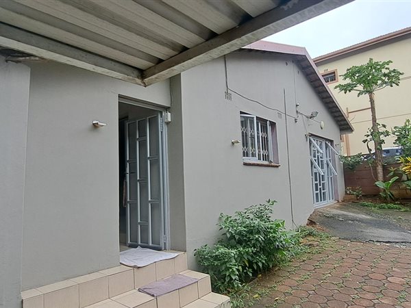 3 Bedroom Garden Cottage 3 Bedroom Garden Cottage