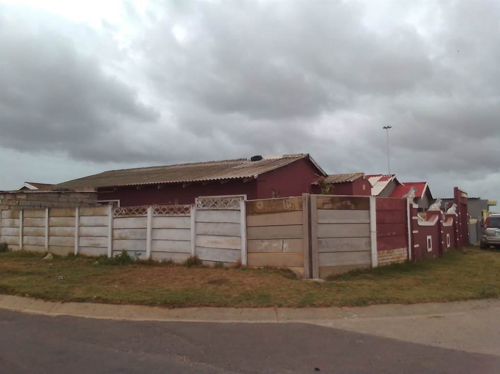 3 Bed House in Zwide photo number 18