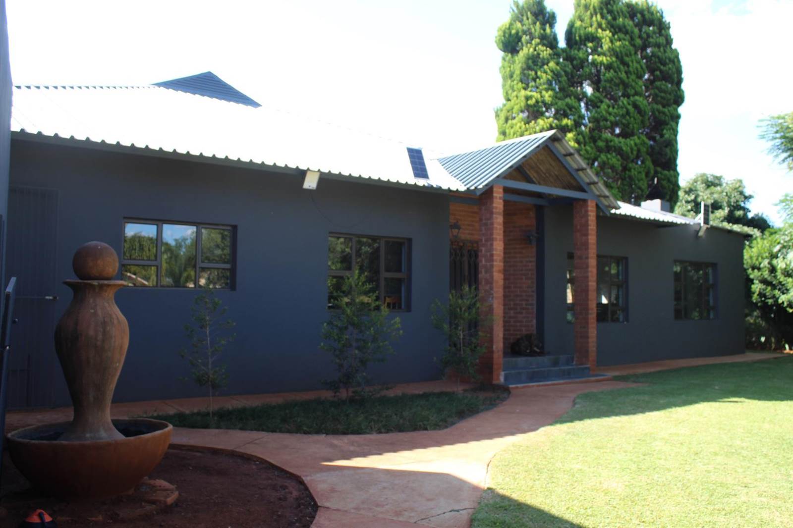 4 Bed House in Mookgophong (Naboomspruit) photo number 1