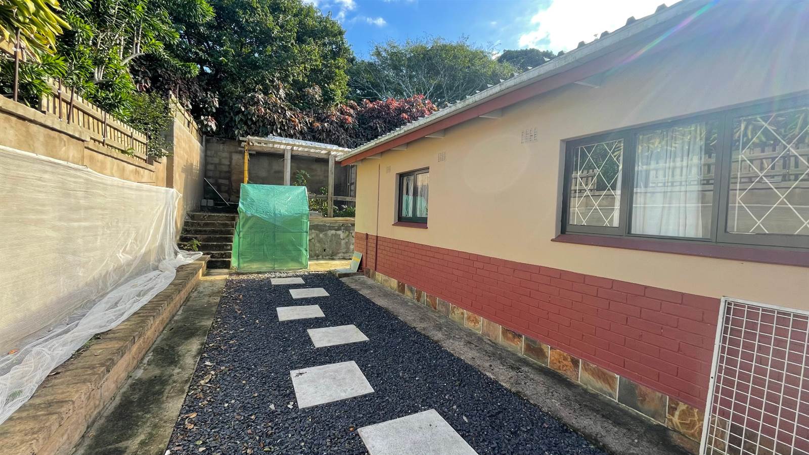 4 Bed House in Umtentweni photo number 27