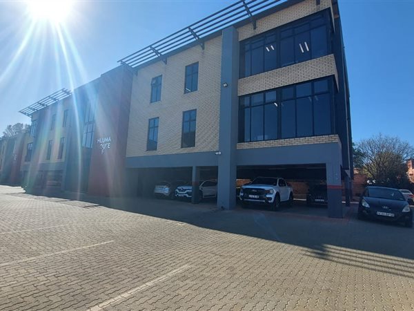 345  m² Commercial space