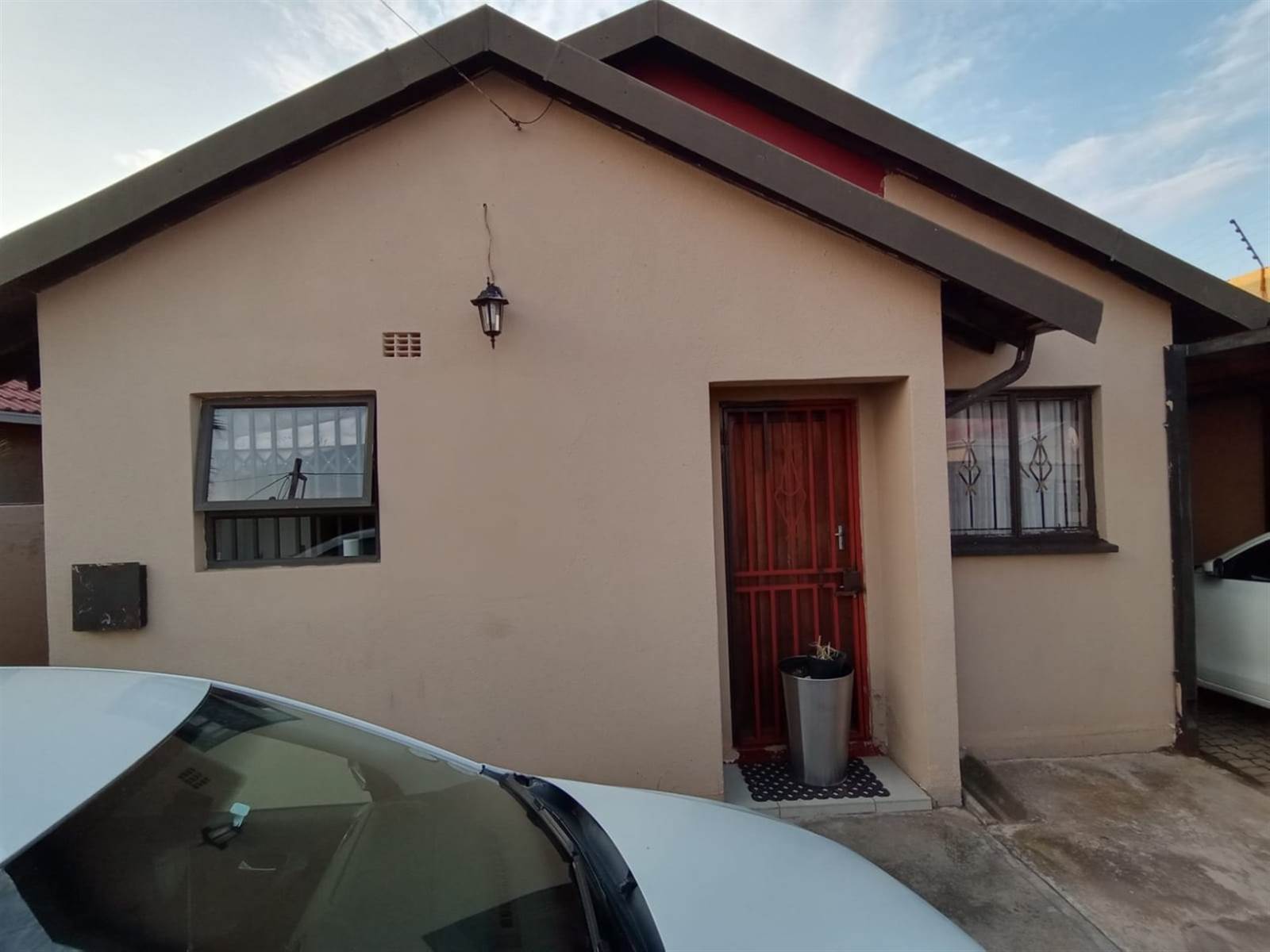 2 Bed House in Dobsonville photo number 2