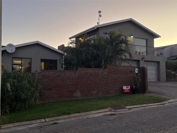 4 Bedroom House 4 Bedroom House