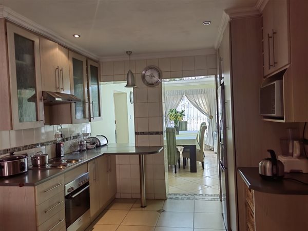 4 Bed House in Heatherview