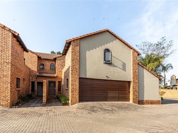 4 Bed Townhouse in Equestria
