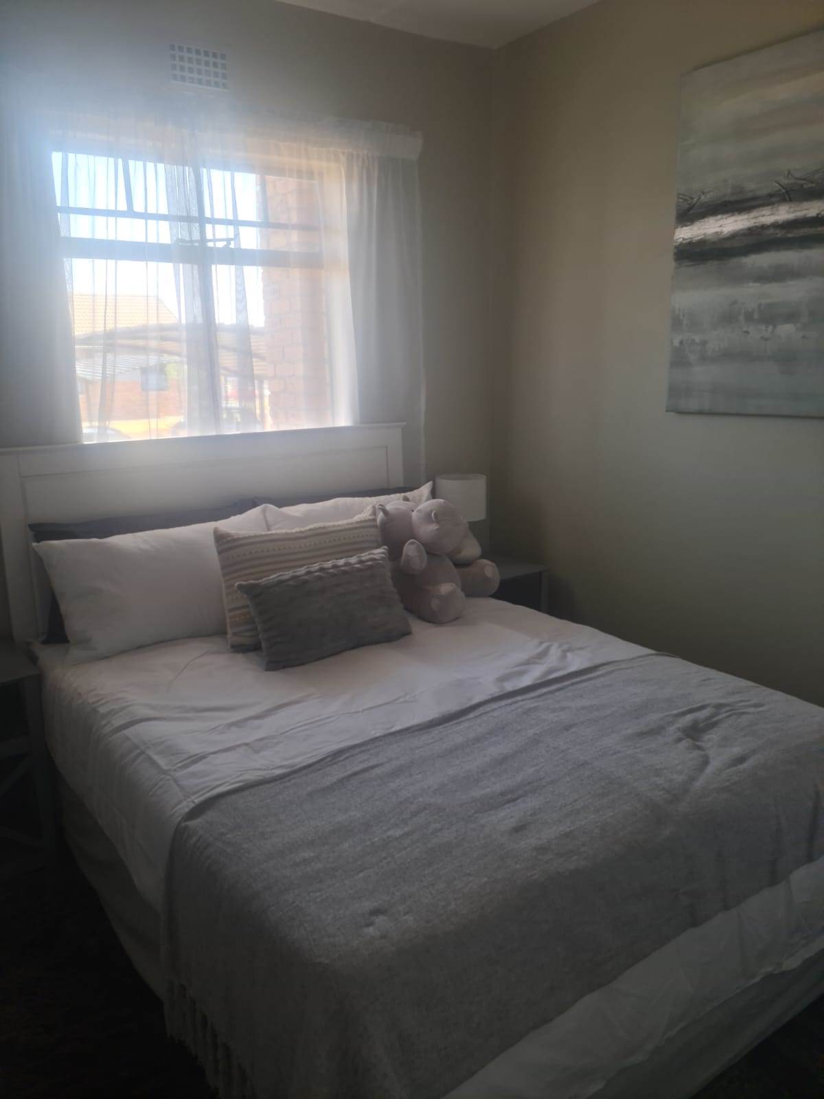 2 Bed Apartment in Diepkloof photo number 8