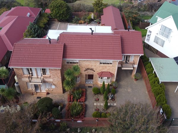 9 Bed House in Clarens