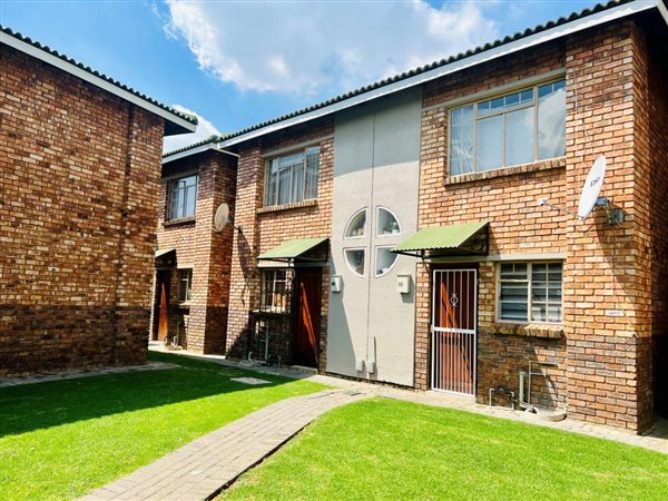 2 Bedroom Townhouse 2 Bedroom Townhouse