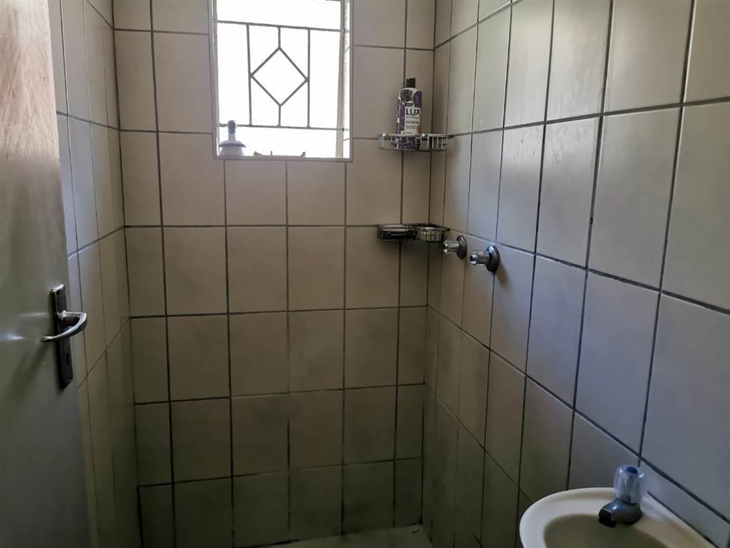 2 Bed Townhouse in Brakpan Central photo number 18