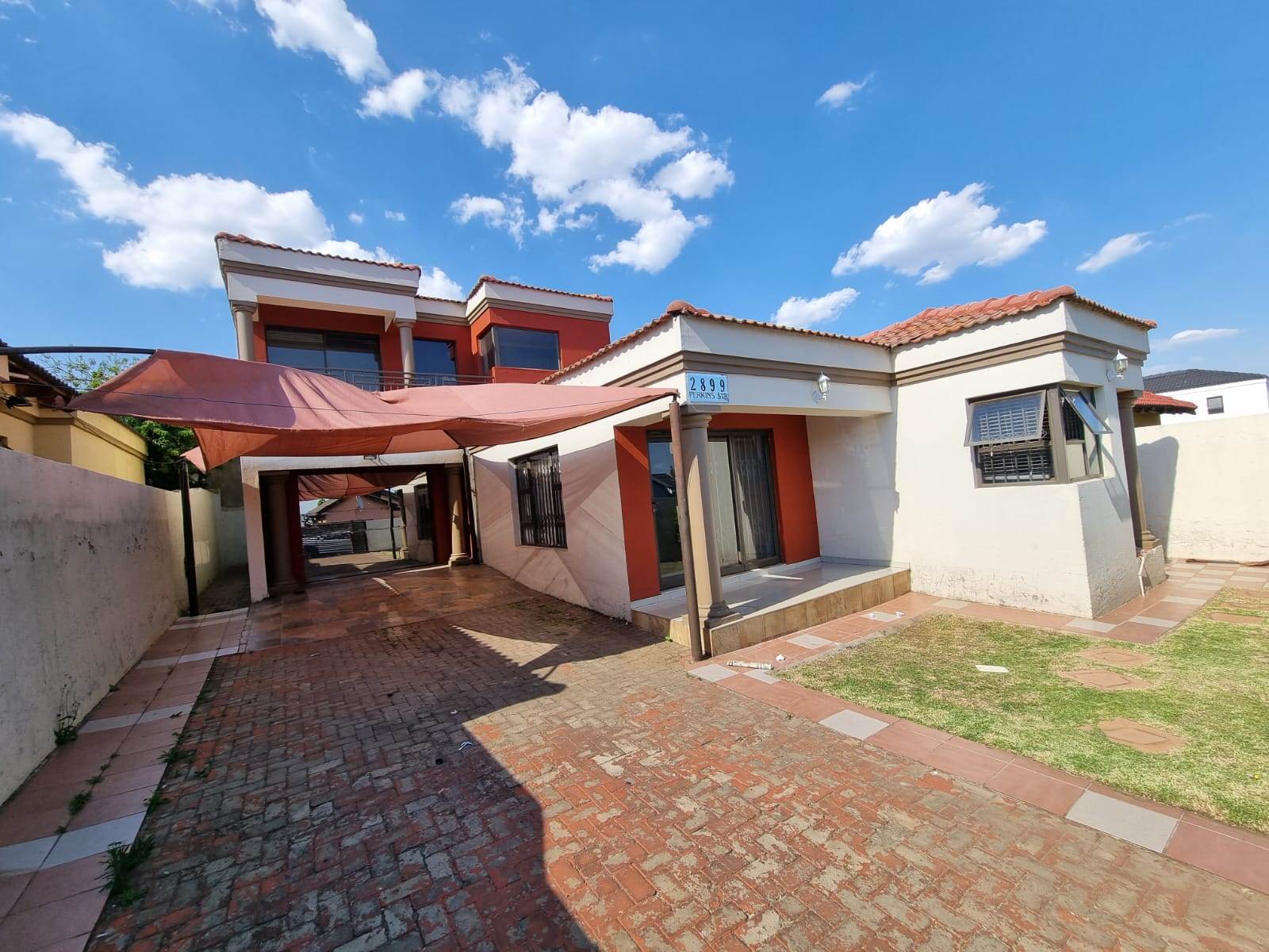 4 Bed House in Naturena photo number 1