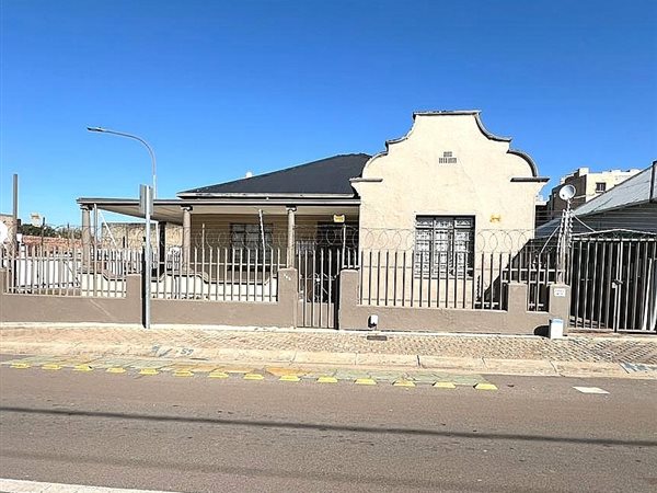 13 Bedroom House 13 Bedroom House