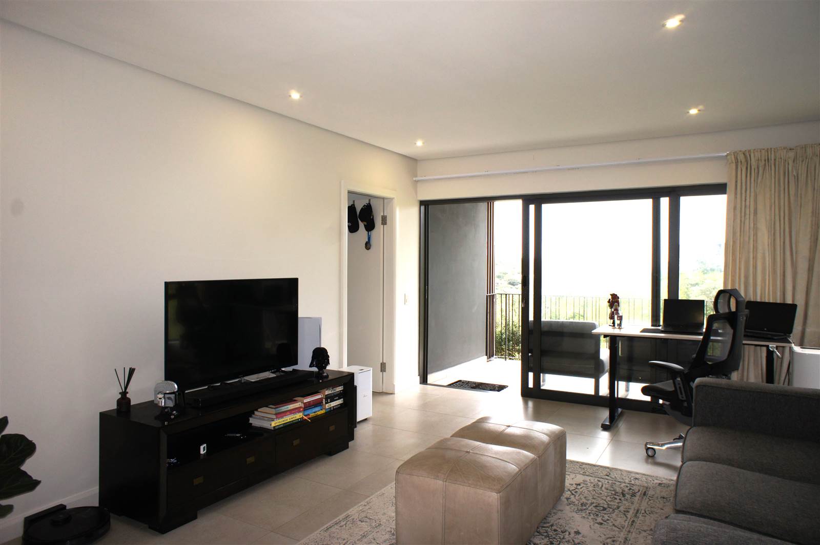 2 Bed Apartment in Zululami Luxury Coastal Estate photo number 5