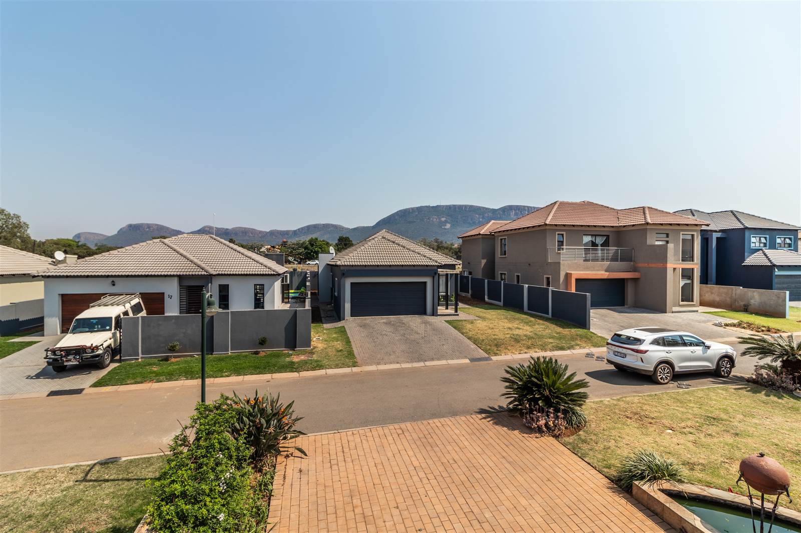 3 Bed House in Hartbeespoort Dam photo number 5