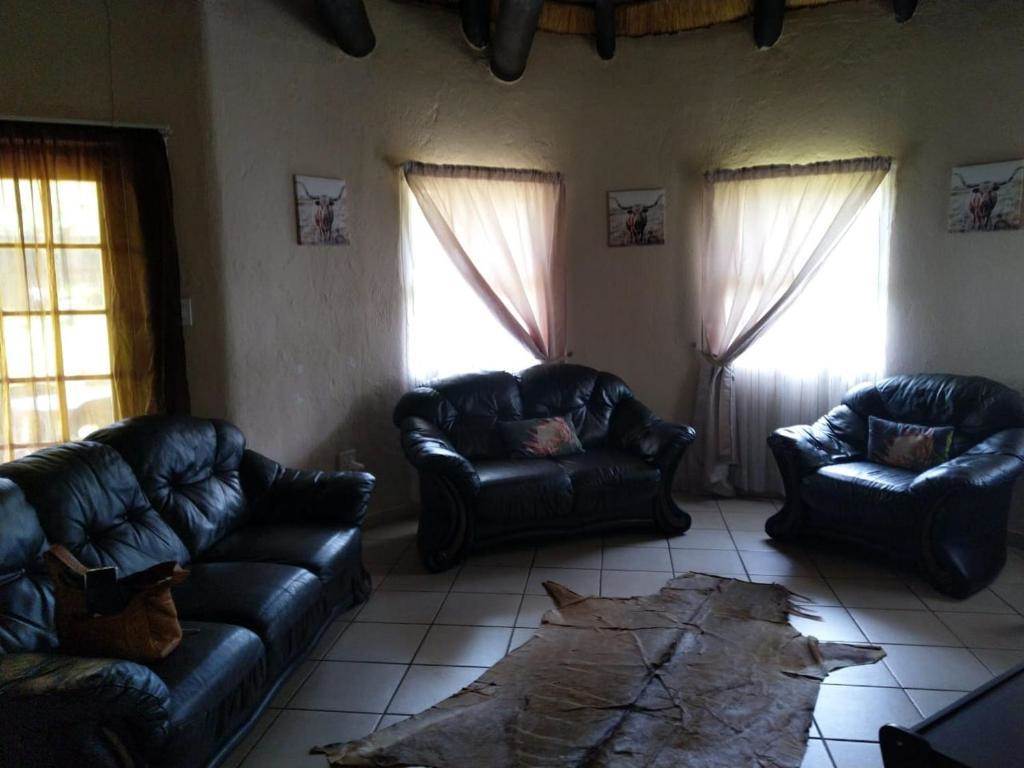 4 Bed House in Graskop photo number 6