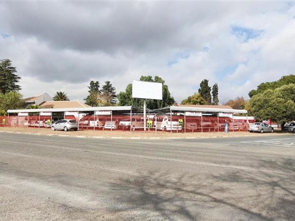 200 m² Retail Space 200 m² Retail Space