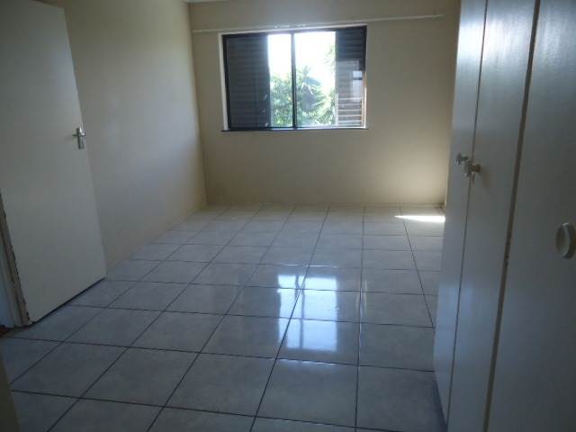 3 Bed Townhouse in Tableview photo number 16