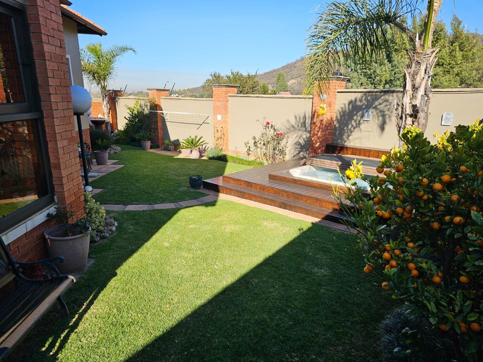 3 Bed Townhouse in Glenvista photo number 3