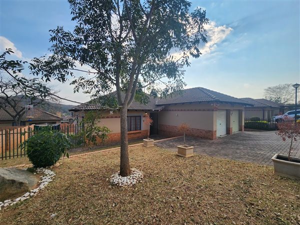 3 Bedroom Townhouse 3 Bedroom Townhouse