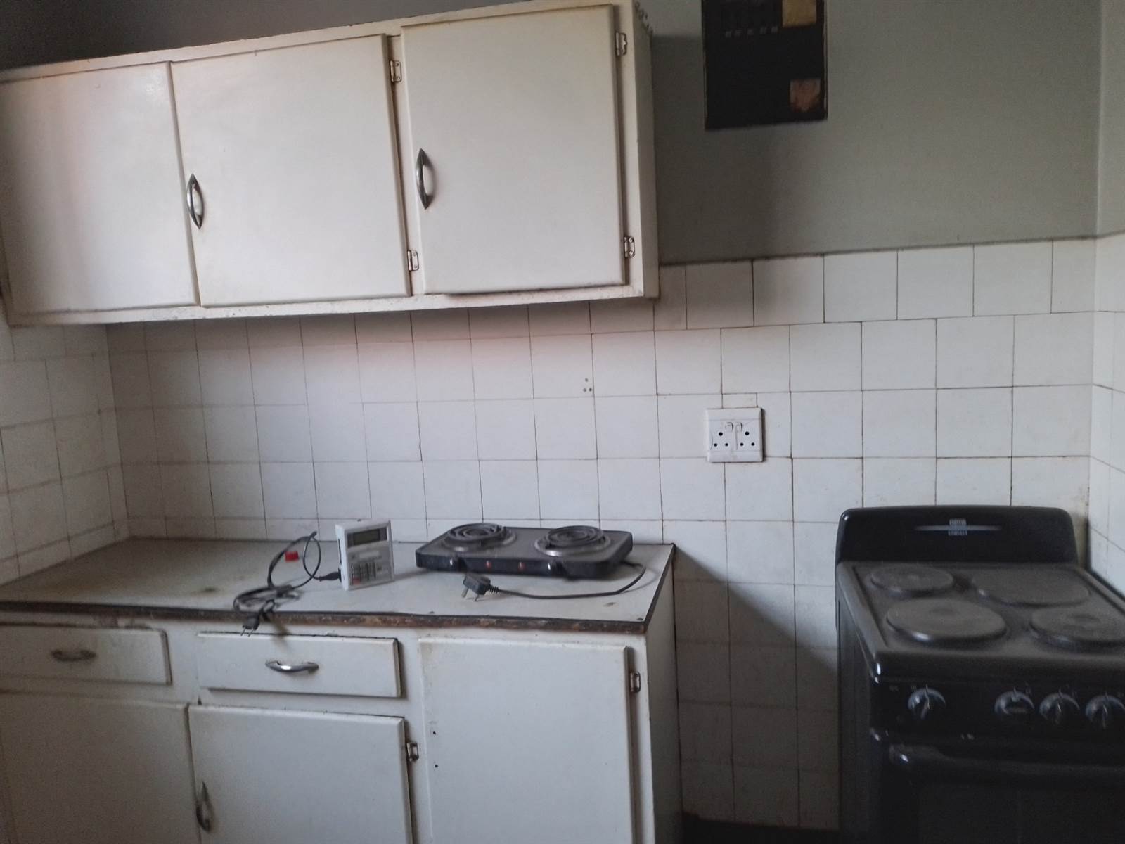 1 Bed Apartment in Yeoville photo number 4