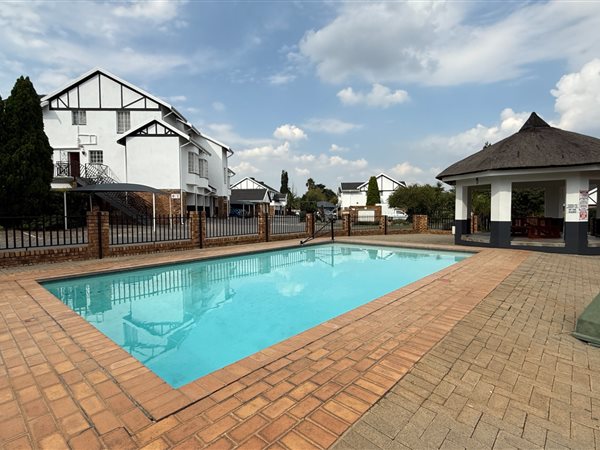 3 Bedroom Townhouse 3 Bedroom Townhouse