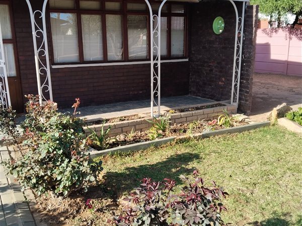 4 Bedroom House 4 Bedroom House