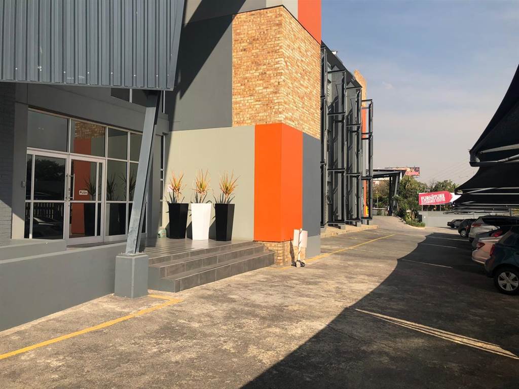 30  m² Commercial space in Wynberg photo number 2