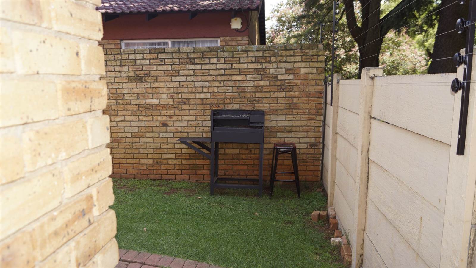 2 Bed Townhouse in Bergbron photo number 18