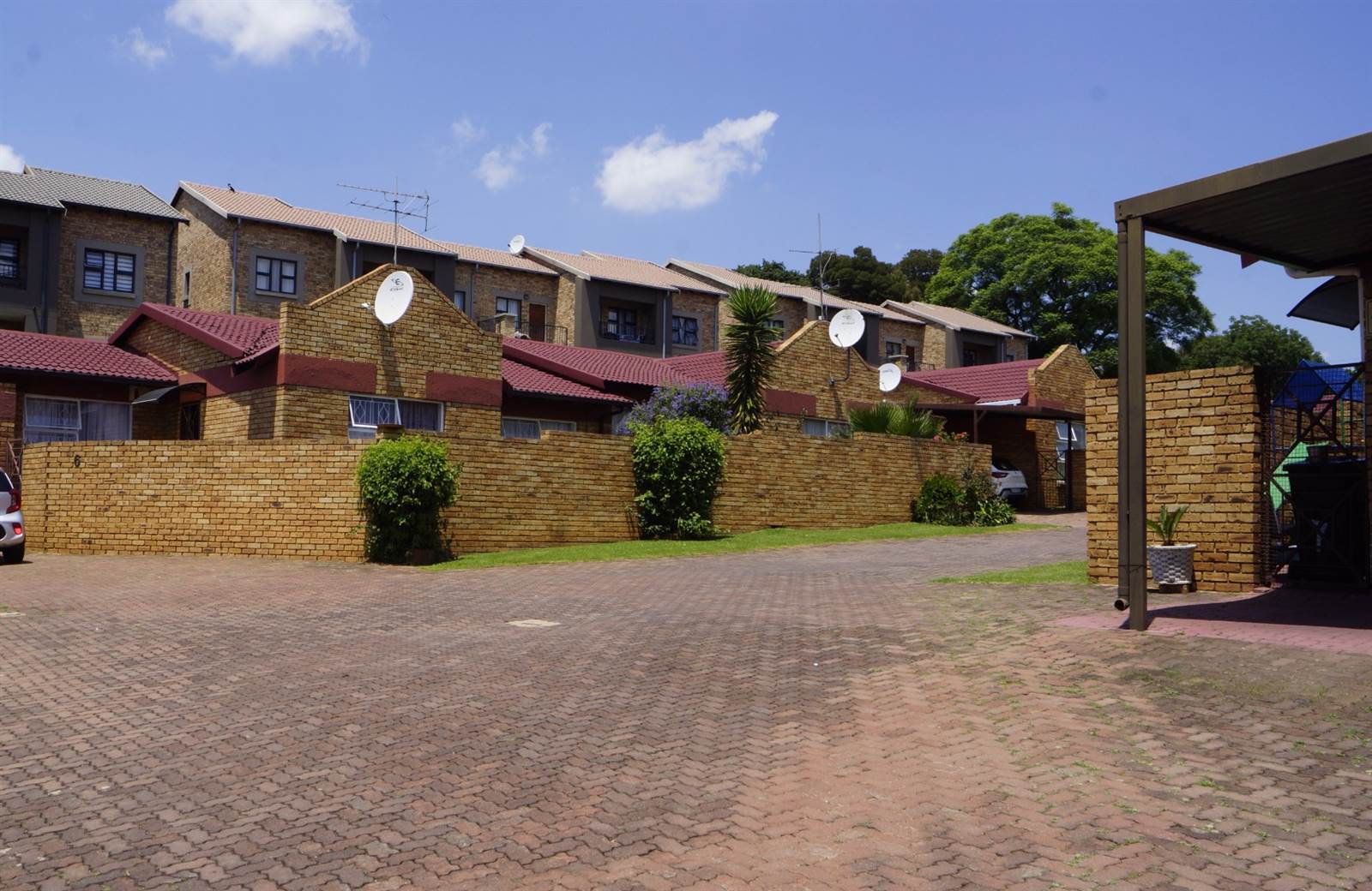2 Bed Townhouse in Bergbron photo number 1