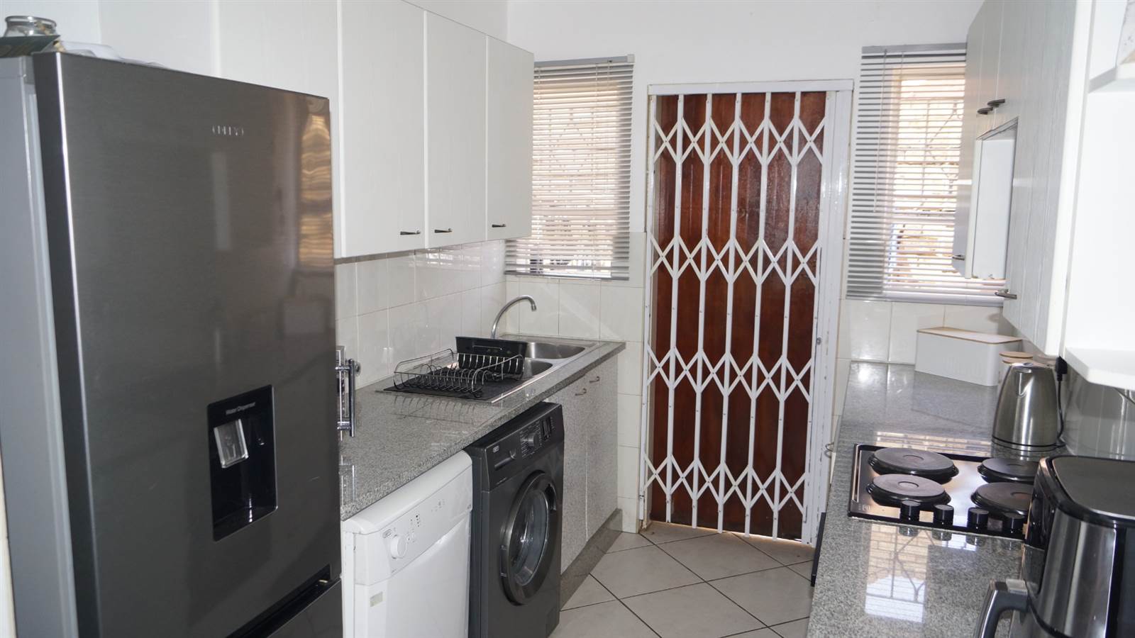 2 Bed Townhouse in Bergbron photo number 8