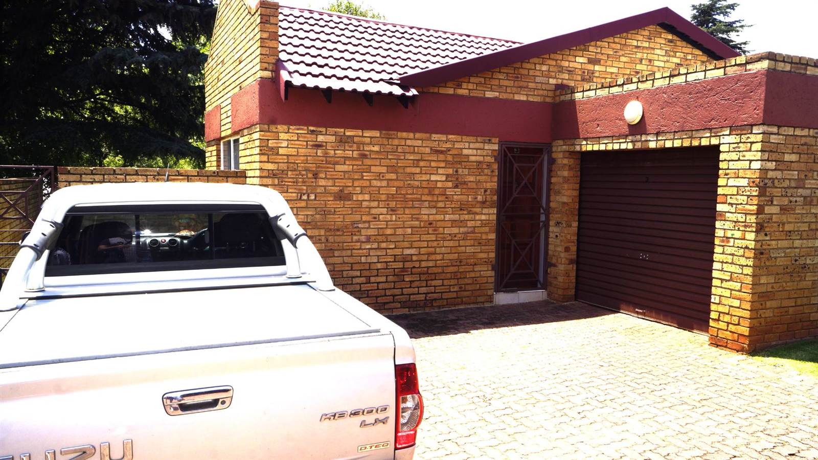 2 Bed Townhouse in Bergbron photo number 2