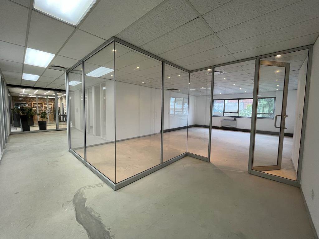 762.71  m² Commercial space in Bryanston photo number 11