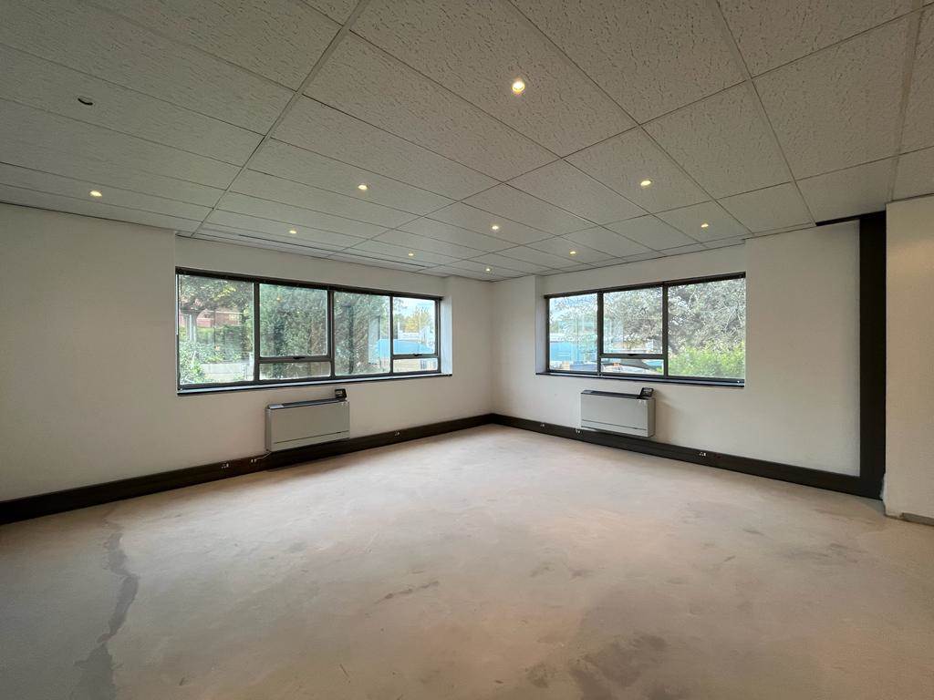 762.71  m² Commercial space in Bryanston photo number 3