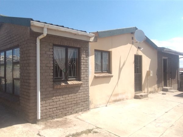 4 Bedroom House 4 Bedroom House