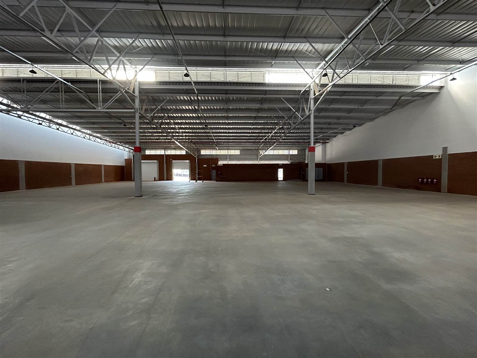 1773  m² Industrial space in Glen Marais photo number 3