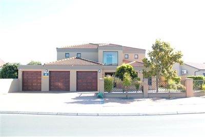 5 Bed House in Port Owen photo number 1