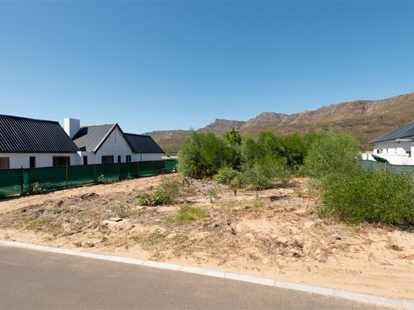 717 m² Land available in Pearl Valley