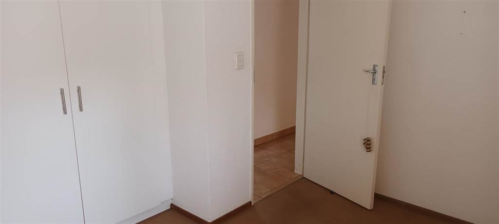 2 Bed Townhouse in Rangeview photo number 10