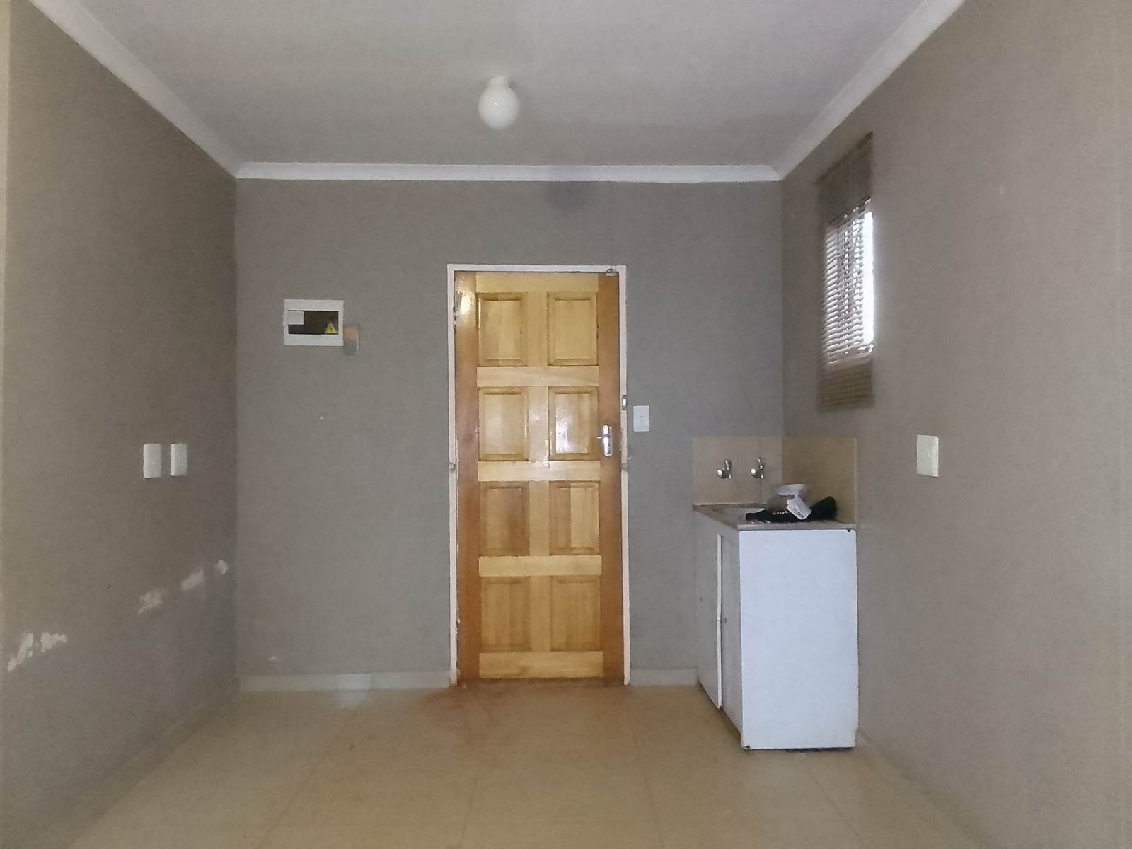 2 Bed House in Protea Glen photo number 9
