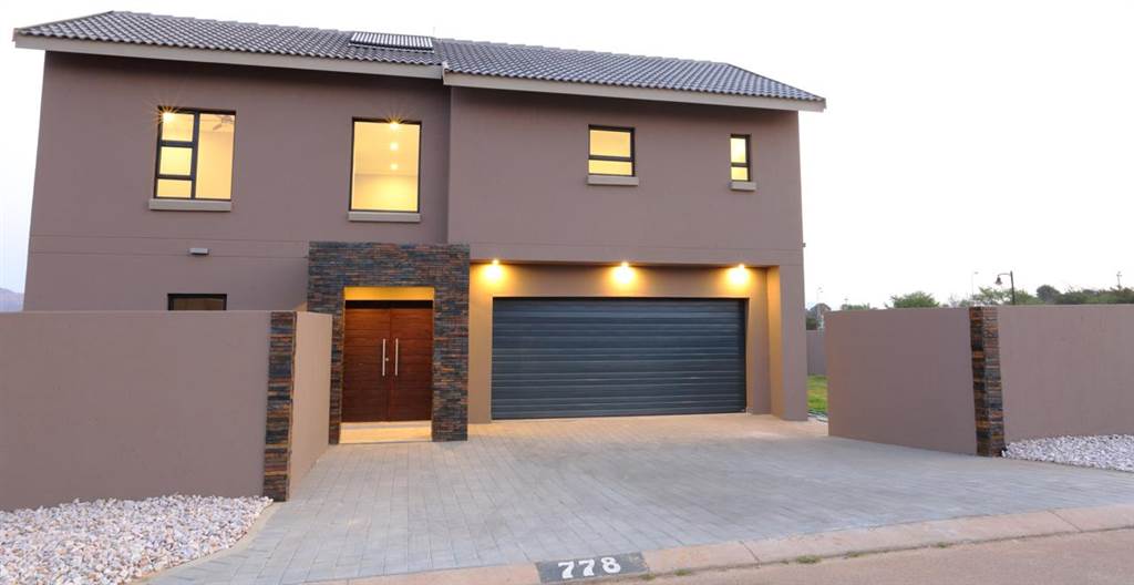 4 Bed House in Hartbeespoort Dam photo number 8