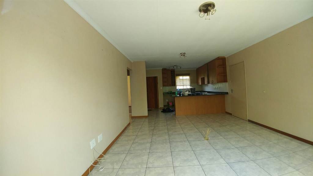 2 Bed Simplex in Kyalami Hills photo number 14