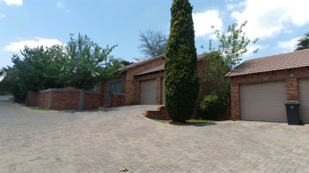 2 Bed Simplex in Kyalami Hills photo number 17