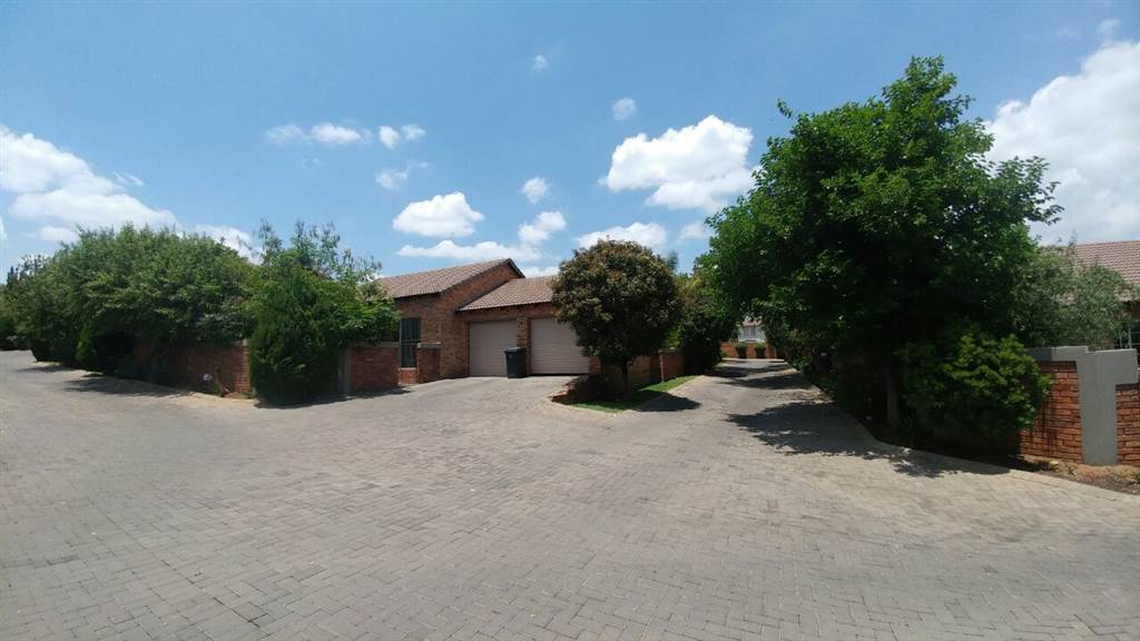 2 Bed Simplex in Kyalami Hills photo number 1