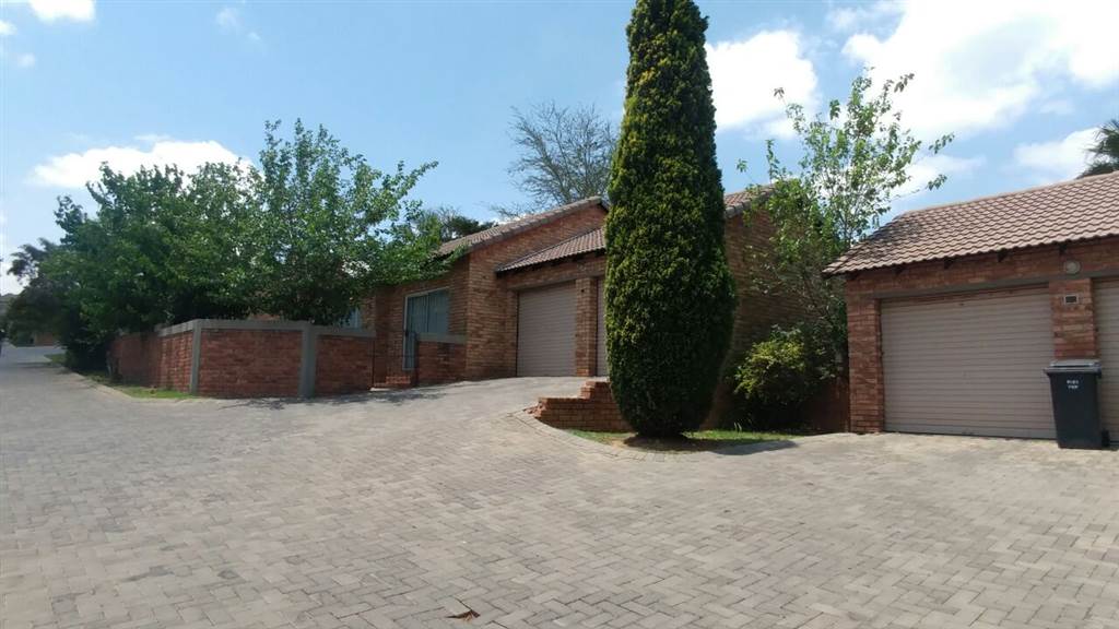 2 Bed Simplex in Kyalami Hills photo number 12
