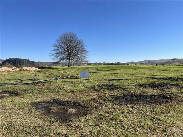 1 744 m² Land