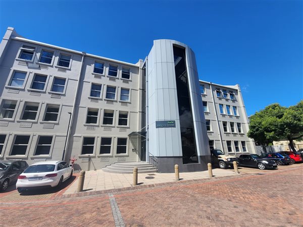 867  m² Commercial space in Rondebosch