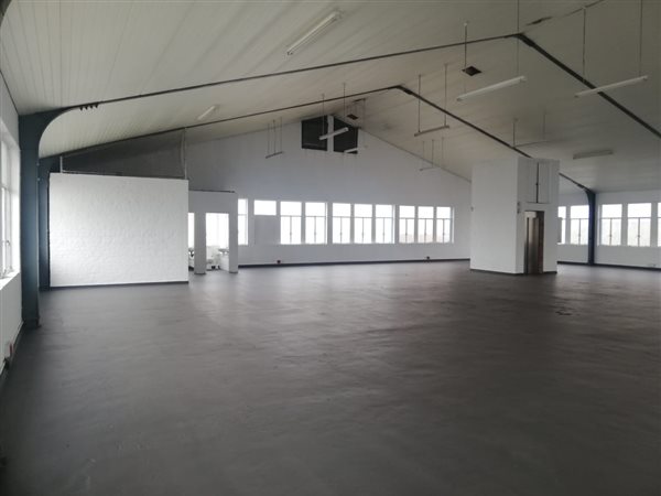 482  m² Commercial space in Maitland