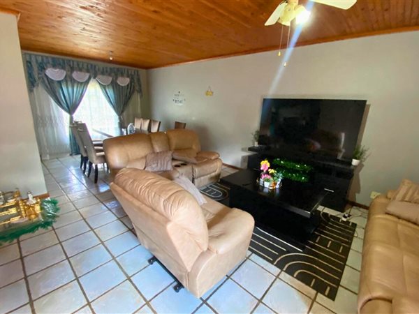 3 Bedroom Townhouse 3 Bedroom Townhouse