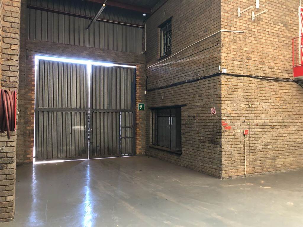 191  m² Industrial space in Stormill photo number 4