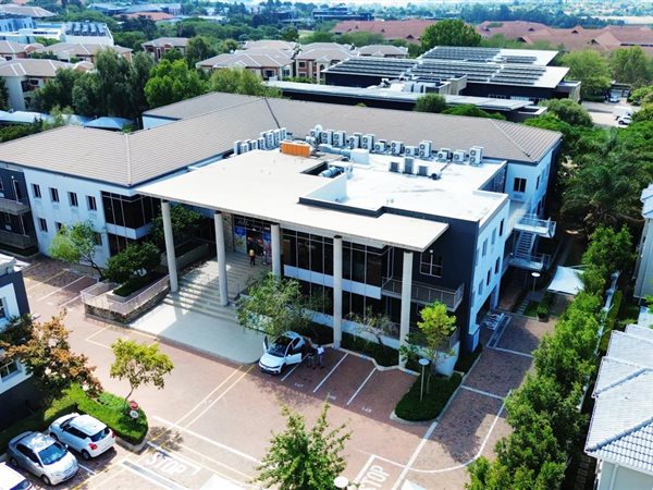 1425  m² Commercial space