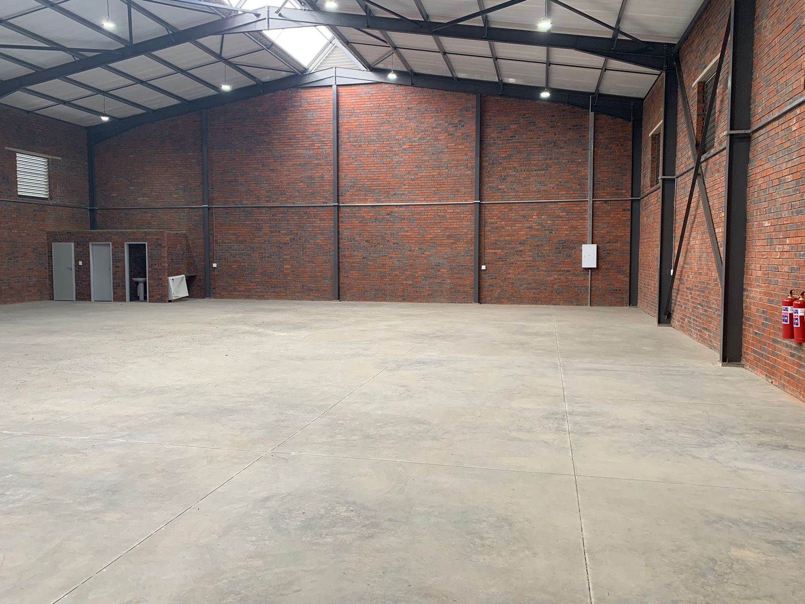 633  m² Industrial space in Mkondeni photo number 3